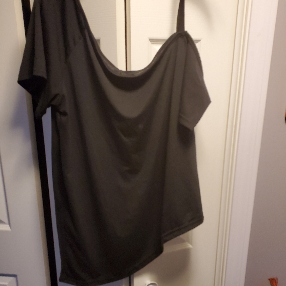 Cold shoulder top